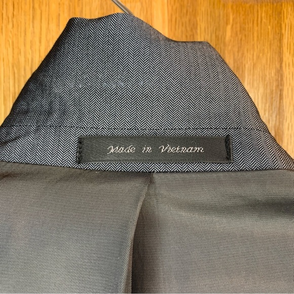Calvin Klein Men's Sport Coat Blazer Two Button Gray Herringbone Poly Blend 40S - Picture 5 of 8